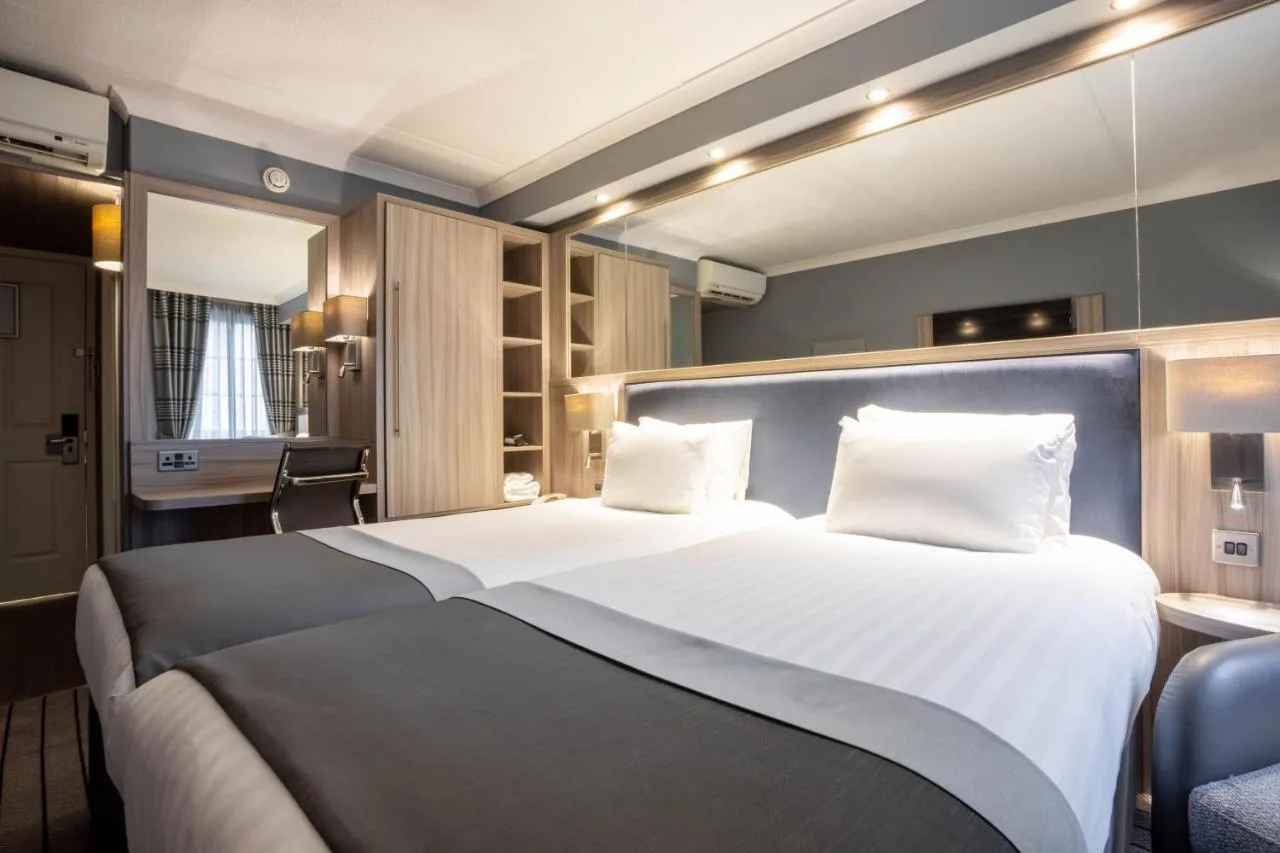 Standard Room with Two Single Beds